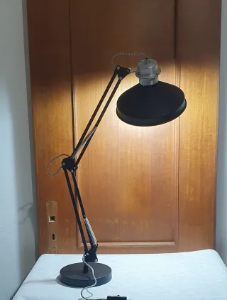 Lampada da tavolo design moderno