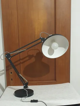 Lampada da tavolo design moderno
