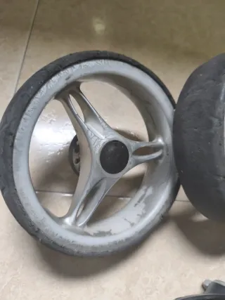 Ruedas City Mini Jogger (2 delanteras a 30€ cada)