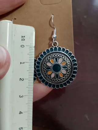 Orecchini rotondi boho blu navy con fiori