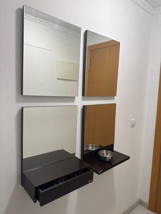 Recibidor moderno con espejo