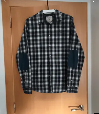 Camisa Guess Cuadros con Parches
