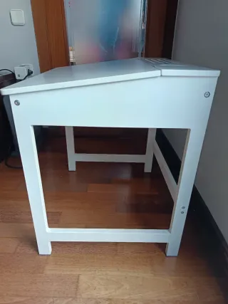 Escritorio infantil blanco
