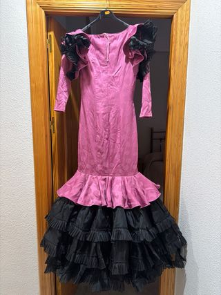 Traje de flamenca rosa y negro Talla 34-36