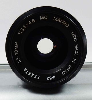 1724-Camara NIKON F-301 - con Exakta 35/70 mm