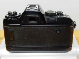 1724-Camara NIKON F-301 - con Exakta 35/70 mm