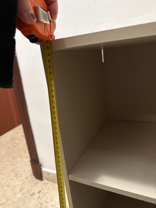 Mesita de noche beige madera