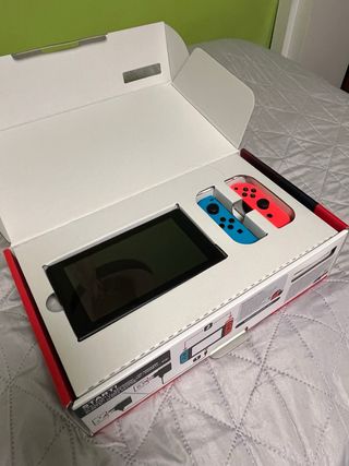 Nintendo Switch con Joy-Cons de Colores