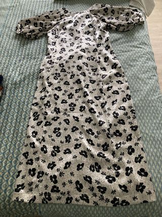 Vestido estampado floral blanco y negro