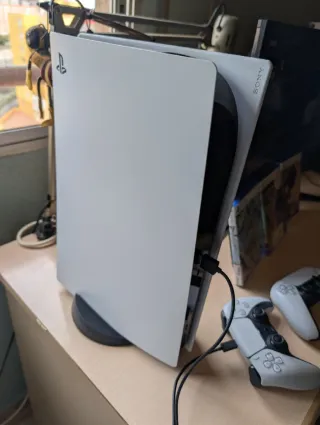 PS5 + 2 Mandos + 3 Juegos Exclusivos