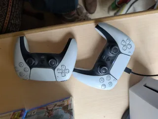 PS5 + 2 Mandos + 3 Juegos Exclusivos