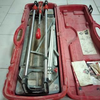 Cortadora de azulejos Rubi