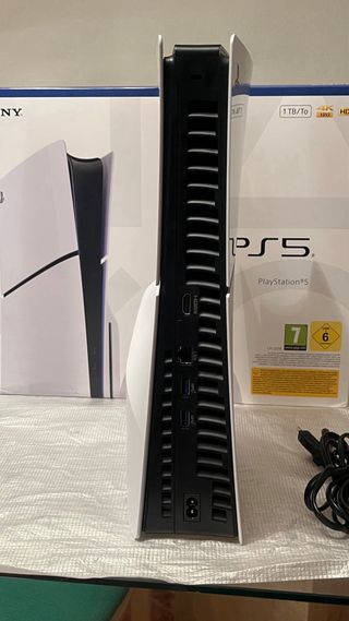 Ps5 Slim 1Tb + Mando Blanco