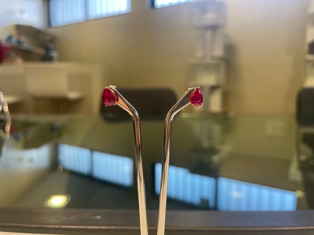 Pendientes Oro Rosa 18K con Rubí