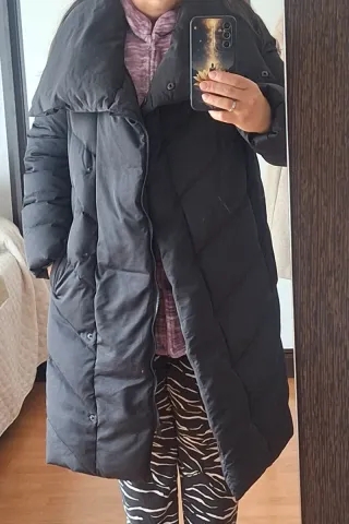 Abrigo plumífero negro muy cálido
