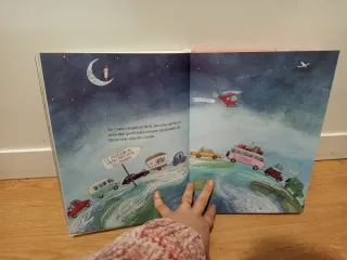 LA MONTAÑA DE LIBROS MAS ALTA DEL MUNDO (Spanis...