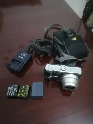 Cámara Digital Panasonic Lumix Negra/Plateada