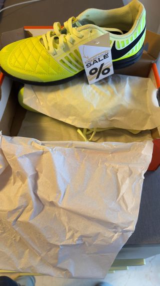 Nike Lunar Gato 2 Talla 40 sin estrenar.