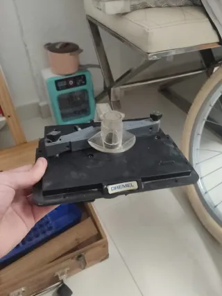 Dremel con accesorios y maletín