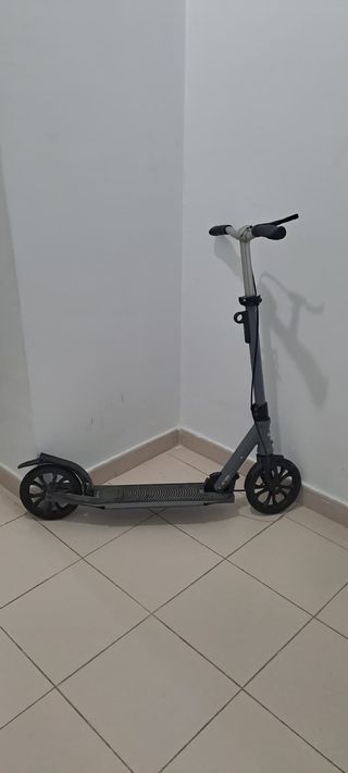 Patinete adulto plegable gris