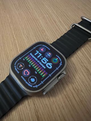 Apple Watch Ultra con custodia in titanio da 49mm