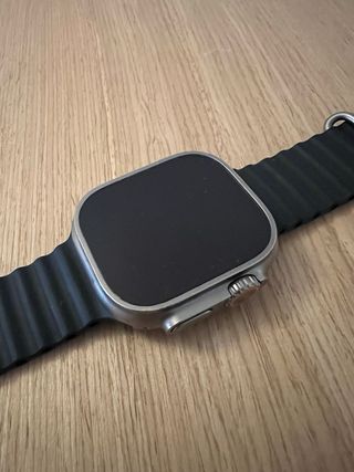 Apple Watch Ultra con custodia in titanio da 49mm
