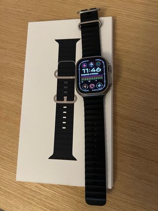 Apple Watch Ultra con custodia in titanio da 49mm