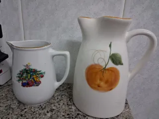 Jarra de cerámica decorada