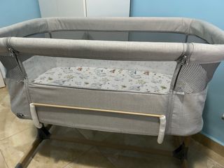 Minicuna gris con estampado infantil