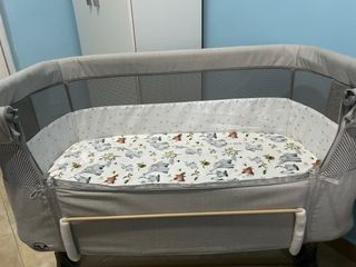 Minicuna gris con estampado infantil