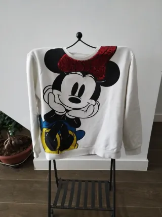 Sudadera Minnie Mouse L lentejuelas roja.