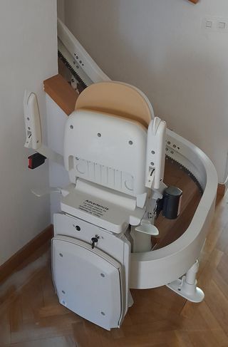 SALVAESCALERAS EN VILLAMURIEL DE CERRATO