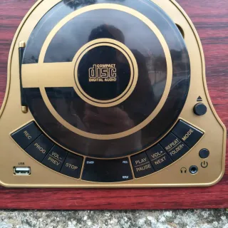 Combo Reproductor Vinilo, CD y USB "FENTON"