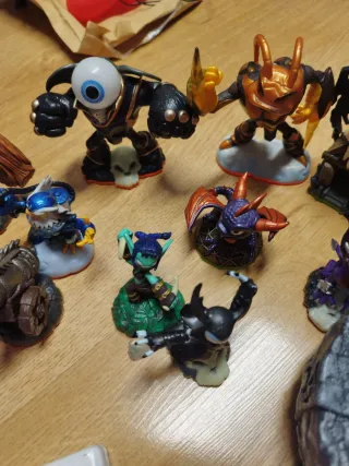 Skylanders Giants Portal + Figuras + Juego Wii