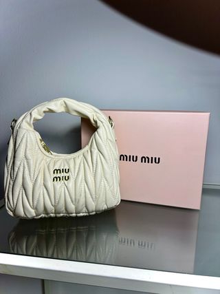 Borsa Miu Miu crema imbottita