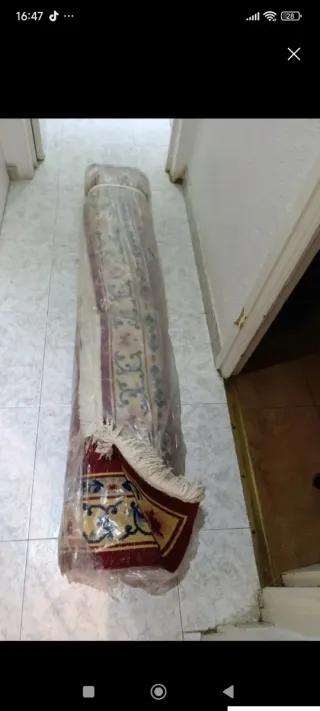 Alfombra artesanal lana 2.40x1.70 abierta para fot