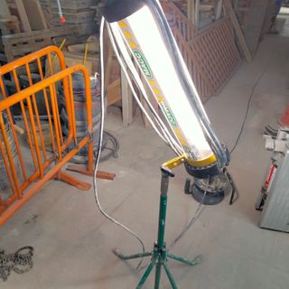 Foco LED Macc con trípode