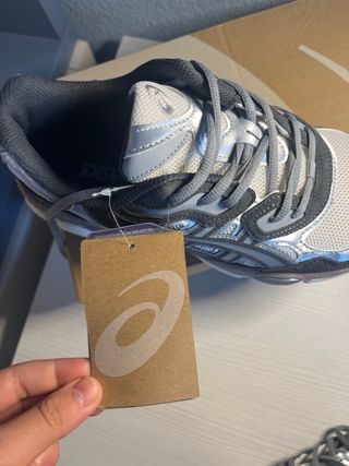 Asics Gel NYC Nuevas Gris/Blanco Talla 42,5