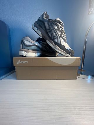 Asics Gel NYC Nuevas Gris/Blanco Talla 42,5