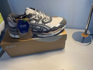 Asics Gel NYC Nuevas Gris/Blanco Talla 42,5