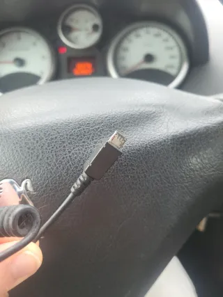 Cargador móvil coche Peugeot