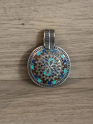 Colgante pequeño con diseño mandala