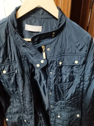 Chaqueta ,tipo karpa