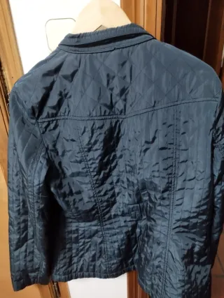 Chaqueta ,tipo karpa