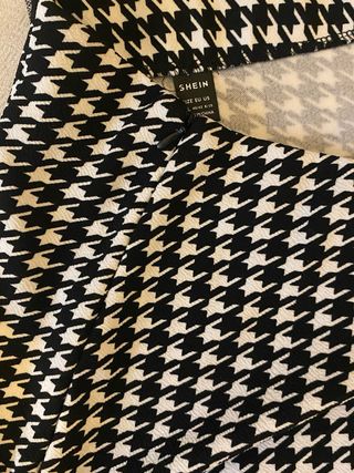 Falda de cuadros blanco y negro