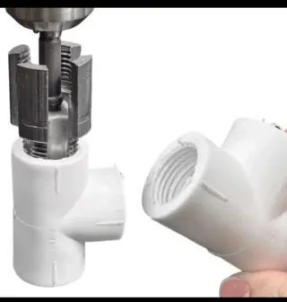 Filiera per tubi in PVC. Idraulica