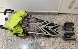 Silla de paseo plegable estilo Maclaren