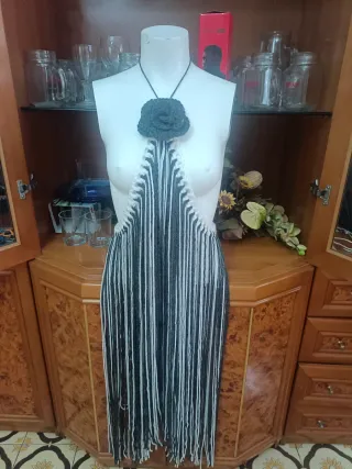 Top halter lana blanco y gris es color