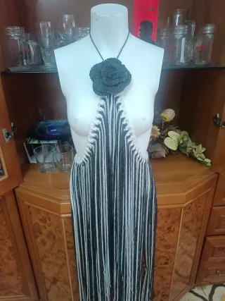 Top halter lana blanco y gris es color