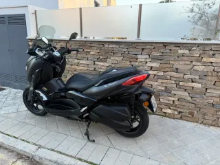 Yamaha Xmax 300cc